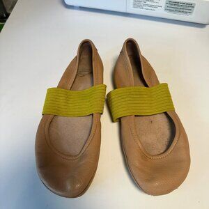 Worn Camper tan & yellow mary janes, size 41